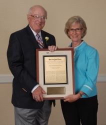 Judy Rankin is presented with the 2008 Lincoln Werden Golf Journalism Award by MGWA Board Member Dave Anderson