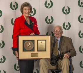 2018 Distinguished Service Award winner Carol Semple Thompson and her husband, Dick Thompson